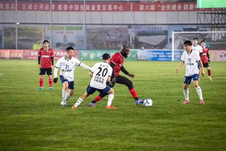 CBA联赛：辽宁本钢 VS 深圳马可波罗